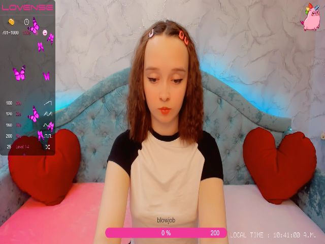 Live sex webcam photo for WhitneyNeal #273534397