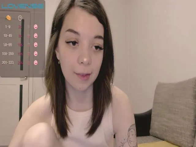 Live sex webcam photo for WhynotKat #273402310