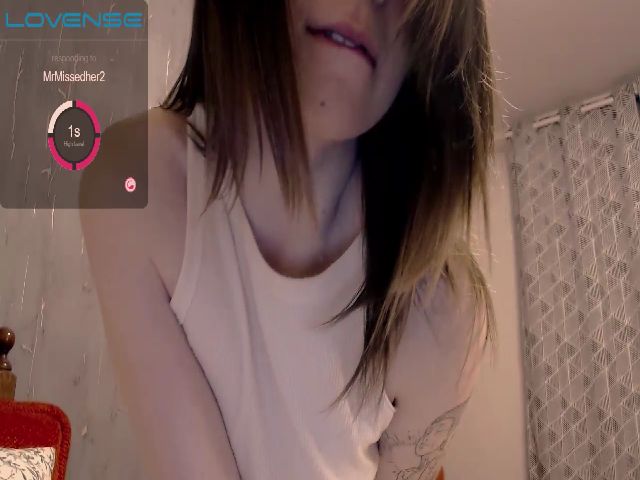 Live sex webcam photo for WhynotKat #274100580