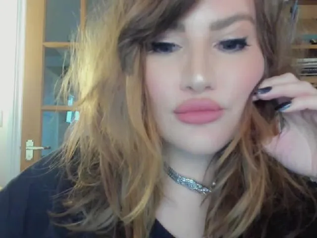 Live sex webcam photo for WillowBouvier #271995165
