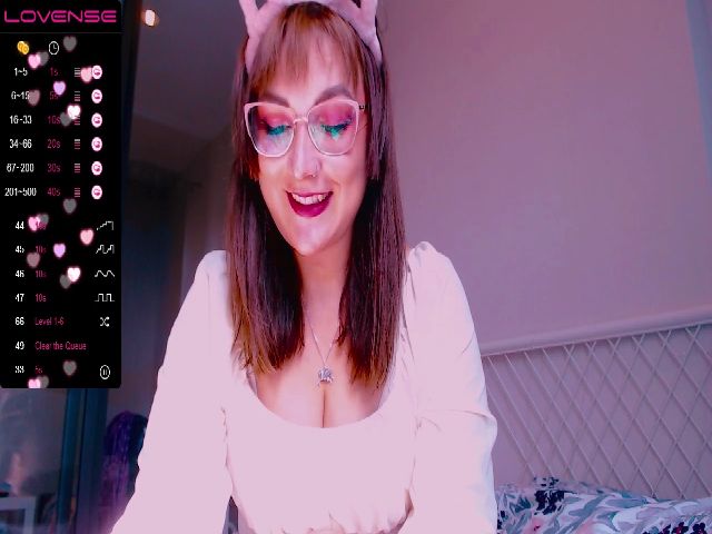 Live sex webcam photo for WinonaCooper #273822326