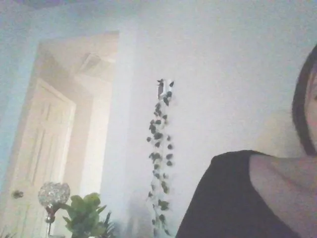 Live sex webcam photo for WishGoddess #273402110