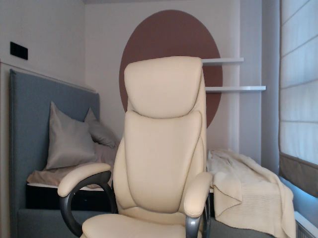 Live sex webcam photo for XBombina #273480879