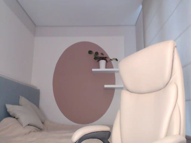 Live sex webcam photo for XBombina #275214375