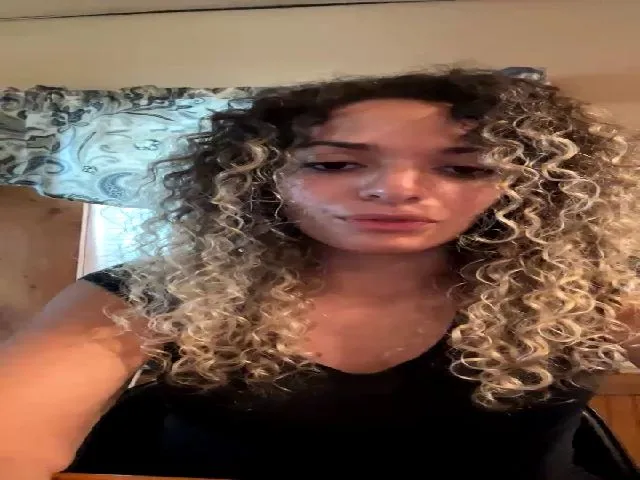 Live sex webcam photo for XKushKittyX #274486884