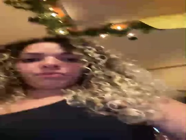 Live sex webcam photo for XKushKittyX #274487594