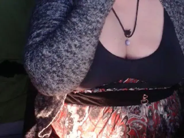 Live sex webcam photo for XMayaxxx #273256447