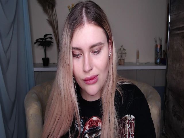 Live sex webcam photo for XMiss_ #272663476