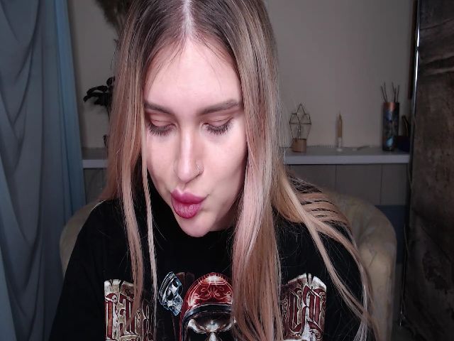 Live sex webcam photo for XMiss_ #272663739