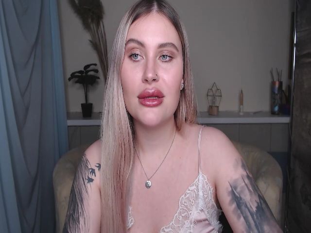 Live sex webcam photo for XMiss_ #272741972