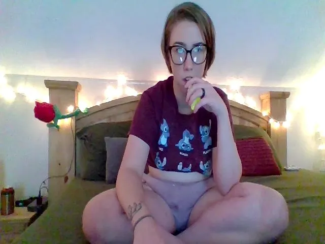 Live sex webcam photo for XMoonBearX #274047036