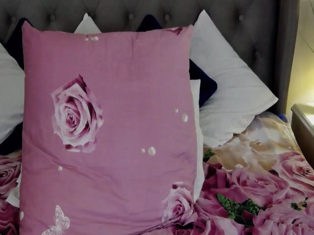 Live sex webcam photo for XXAlanaXX #272338311