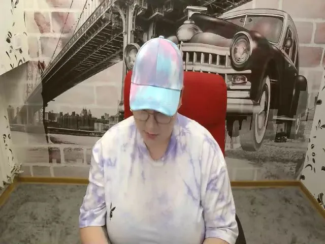 Live sex webcam photo for XXLHugeBoobs #273317733