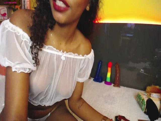 Live sex webcam photo for X_Blackmoon #273609587