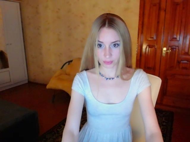 Live sex webcam photo for X_model_S #272195095