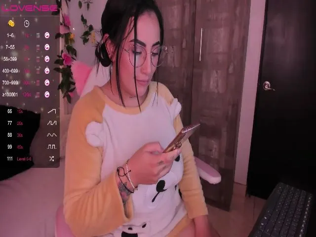 Live sex webcam photo for Xbrigittee #273178533