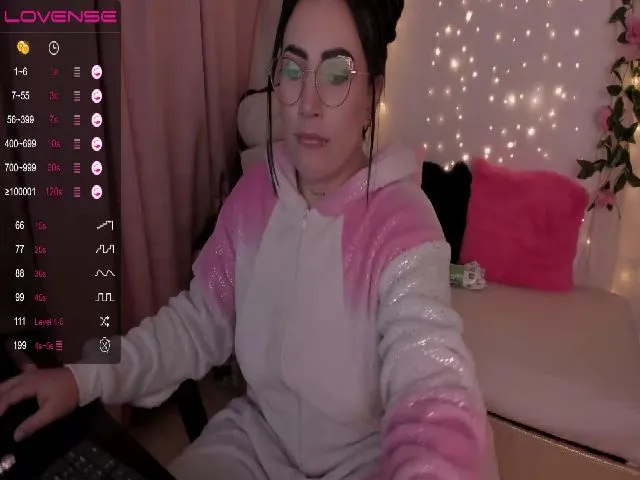 Live sex webcam photo for Xbrigittee #273663258