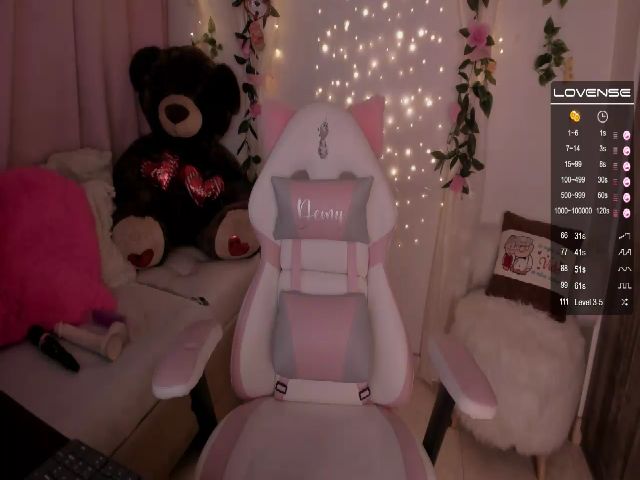 Live sex webcam photo for Xbrigittee #274500937