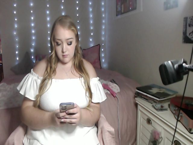 Live sex webcam photo for Xpoutprincess #272212426