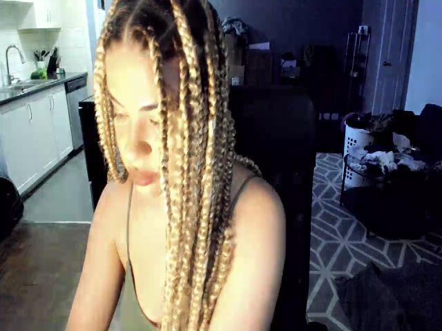 Live sex webcam photo for XxMelanieS #273080195