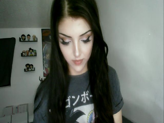Live sex webcam photo for XxxSaiyanQ #272986417