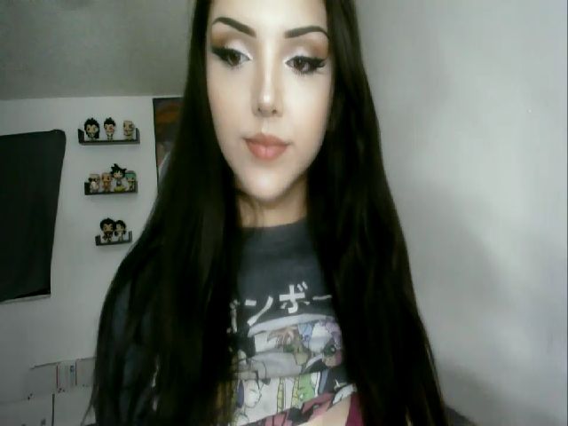 Live sex webcam photo for XxxSaiyanQ #272986551