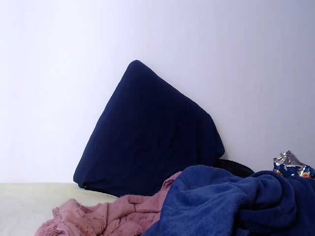 Live sex webcam photo for YOUNGDREAM123 #273126663