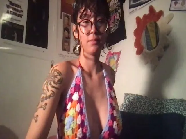 Live sex webcam photo for YOURDREAMGF #272537407