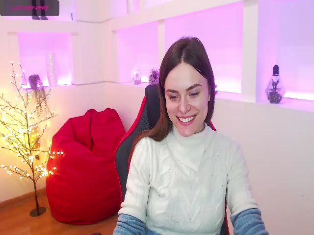 Live sex webcam photo for YR_BB #272147560