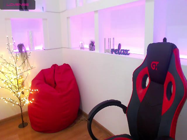 Live sex webcam photo for YR_BB #272148232