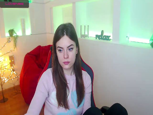 Live sex webcam photo for YR_BB #272224890