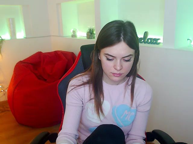 Live sex webcam photo for YR_BB #272225342