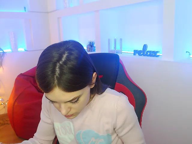 Live sex webcam photo for YR_BB #272227427