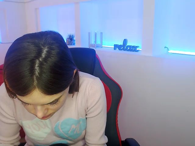 Live sex webcam photo for YR_BB #272227606