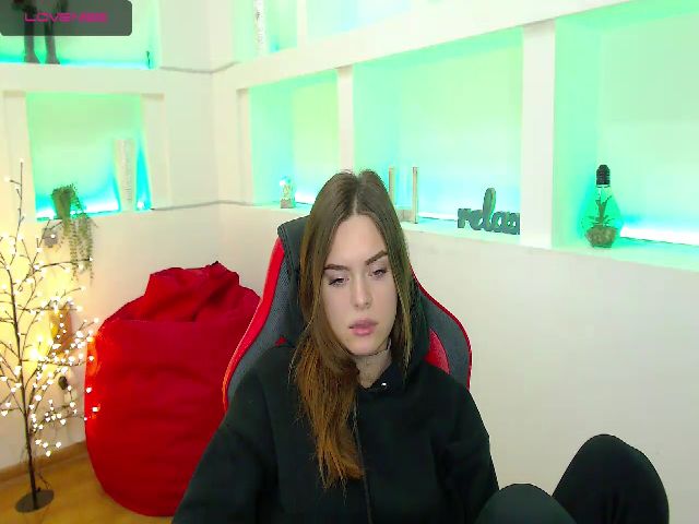 Live sex webcam photo for YR_BB #272292525