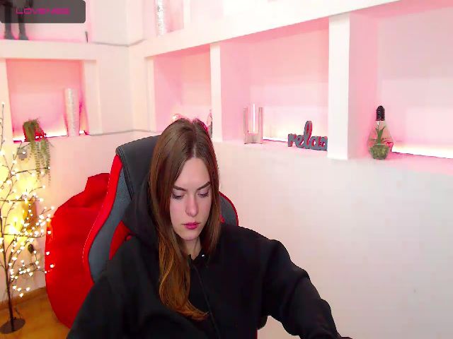 Live sex webcam photo for YR_BB #272296477