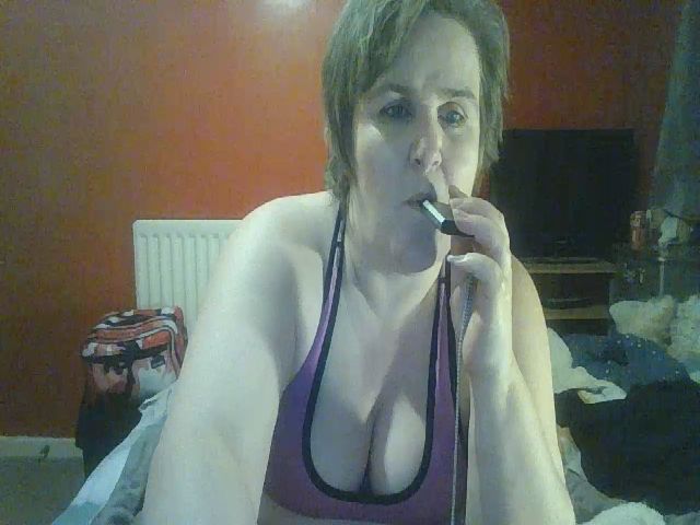 Live sex webcam photo for YUMMYMUMMY39 #271722401