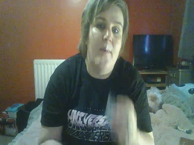 Live sex webcam photo for YUMMYMUMMY39 #271906796