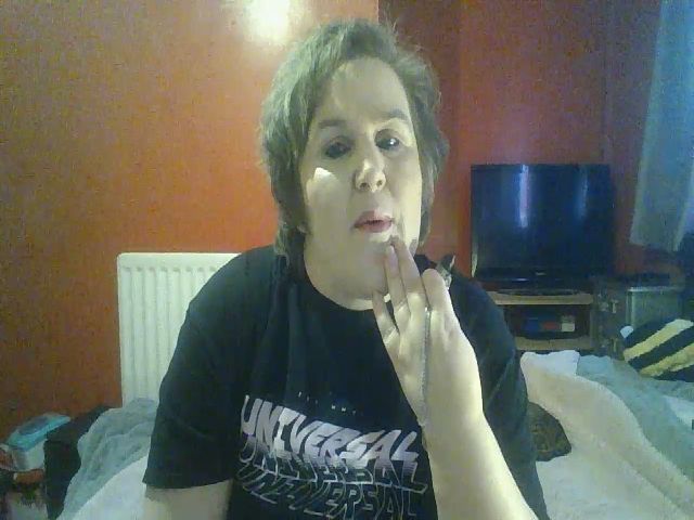 Live sex webcam photo for YUMMYMUMMY39 #271964413