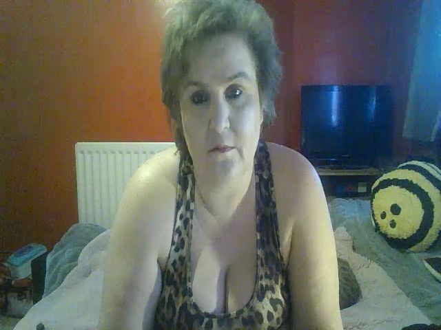 Live sex webcam photo for YUMMYMUMMY39 #271977998