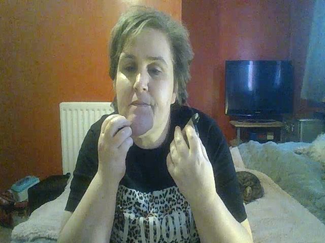 Live sex webcam photo for YUMMYMUMMY39 #271993757