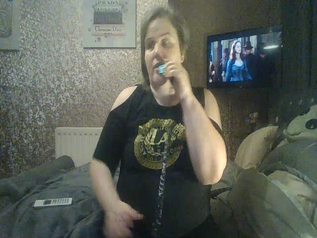 Live sex webcam photo for YUMMYMUMMY39 #273519237
