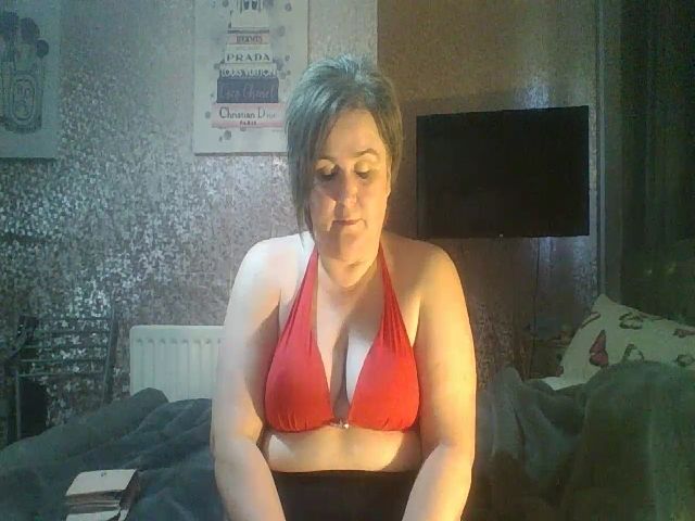 Live sex webcam photo for YUMMYMUMMY39 #274012730