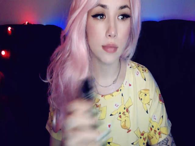 Live sex webcam photo for YUMMY_TIFFANI #271749413