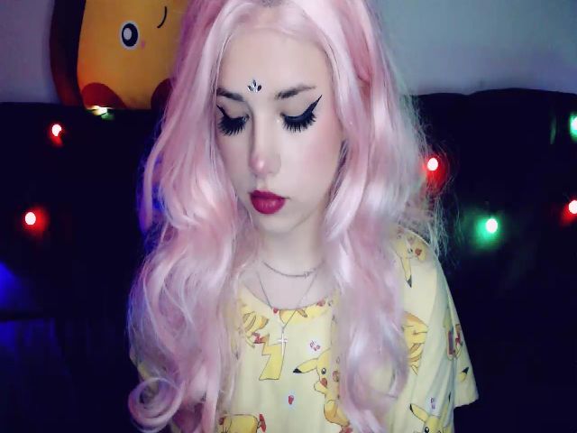 Live sex webcam photo for YUMMY_TIFFANI #271760860