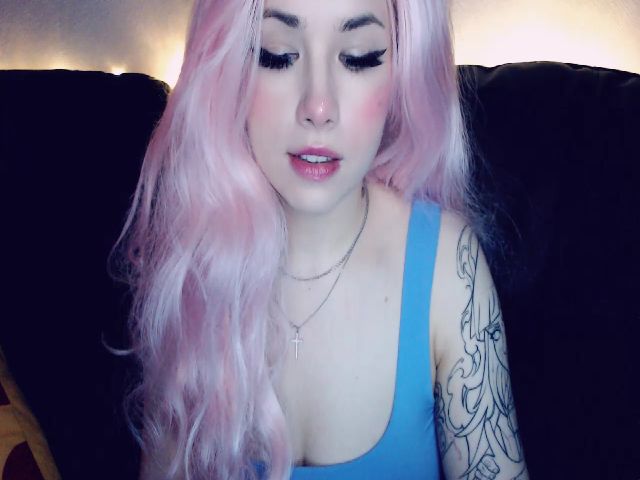 Live sex webcam photo for YUMMY_TIFFANI #271792387