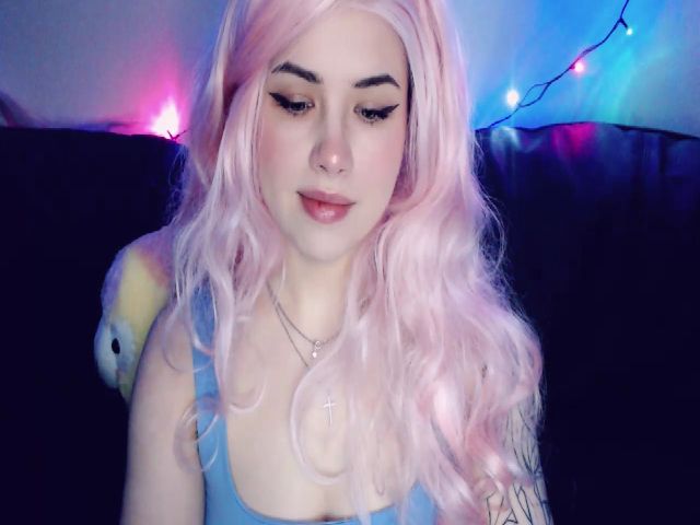 Live sex webcam photo for YUMMY_TIFFANI #272184386