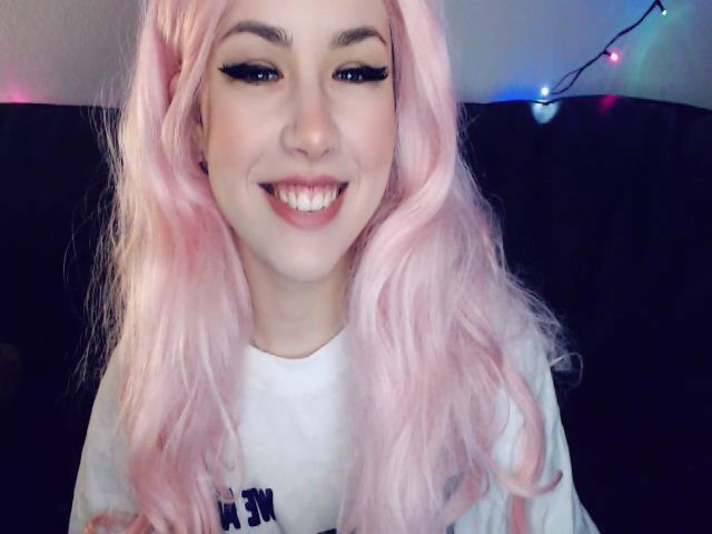 Live sex webcam photo for YUMMY_TIFFANI #272370945