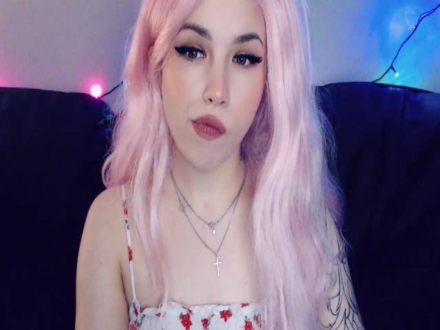 Live sex webcam photo for YUMMY_TIFFANI #272450649