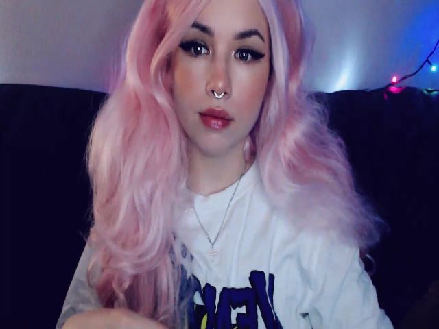 Live sex webcam photo for YUMMY_TIFFANI #272624028